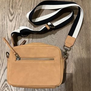 Universal Thread Camera Cross-Body Bag